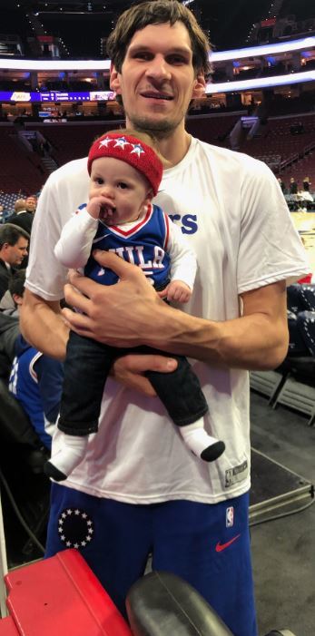 Click image for larger version  Name:	boban with baby.jpg Views:	0 Size:	45.8 KB ID:	957746